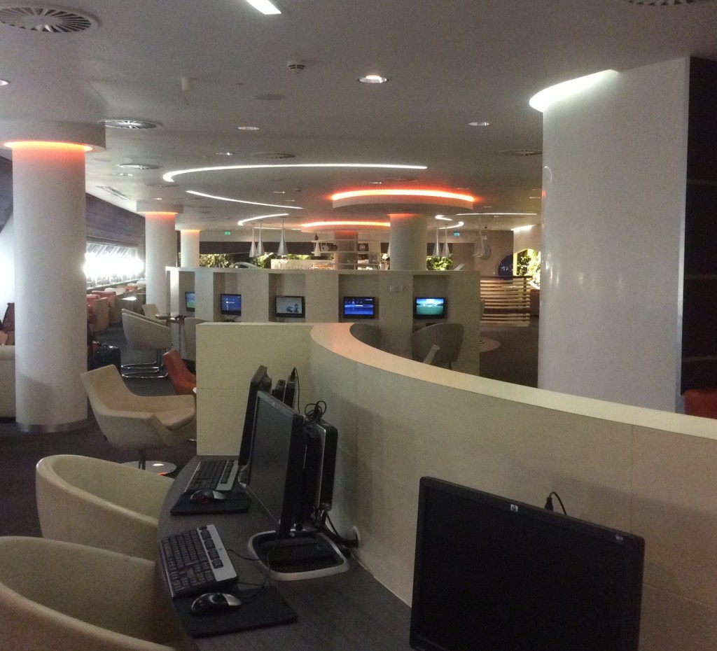 10-08-14-Skyteam-lounge-Heathrow-Airport-England