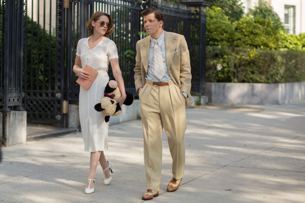 Bobby (Jesse Eisenberg) and Vonnie (Kristen Stewart) in a scene from CAFÉ SOCIETY directed by Woody Allen, in cinemas October 20, 2016. An Entertainment One Films release.