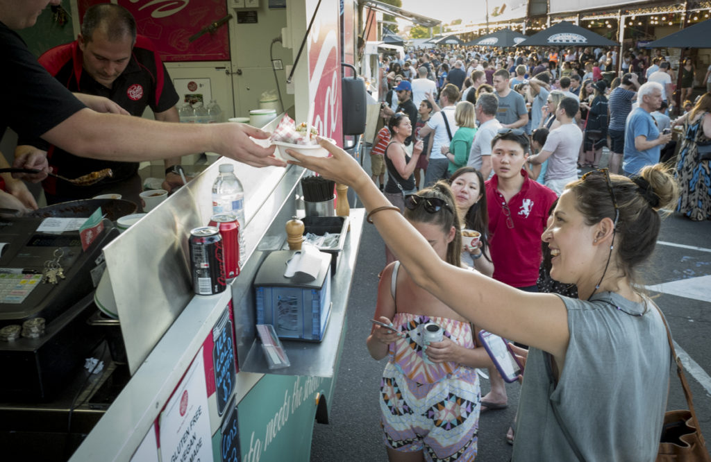 south-melbourne-night-market-pasta-face-food-truck-thursday-jan-5-2017-109