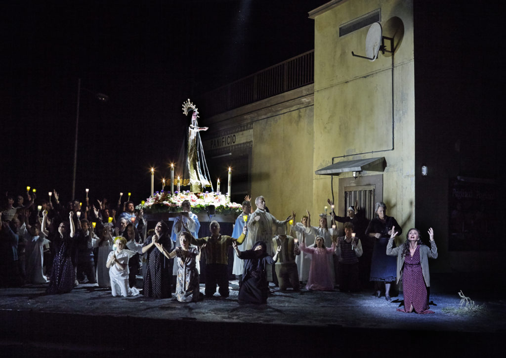 Dragana Radakovic as Santuzza and the Opera Australia Chorus in Cavalleria Rusticana.